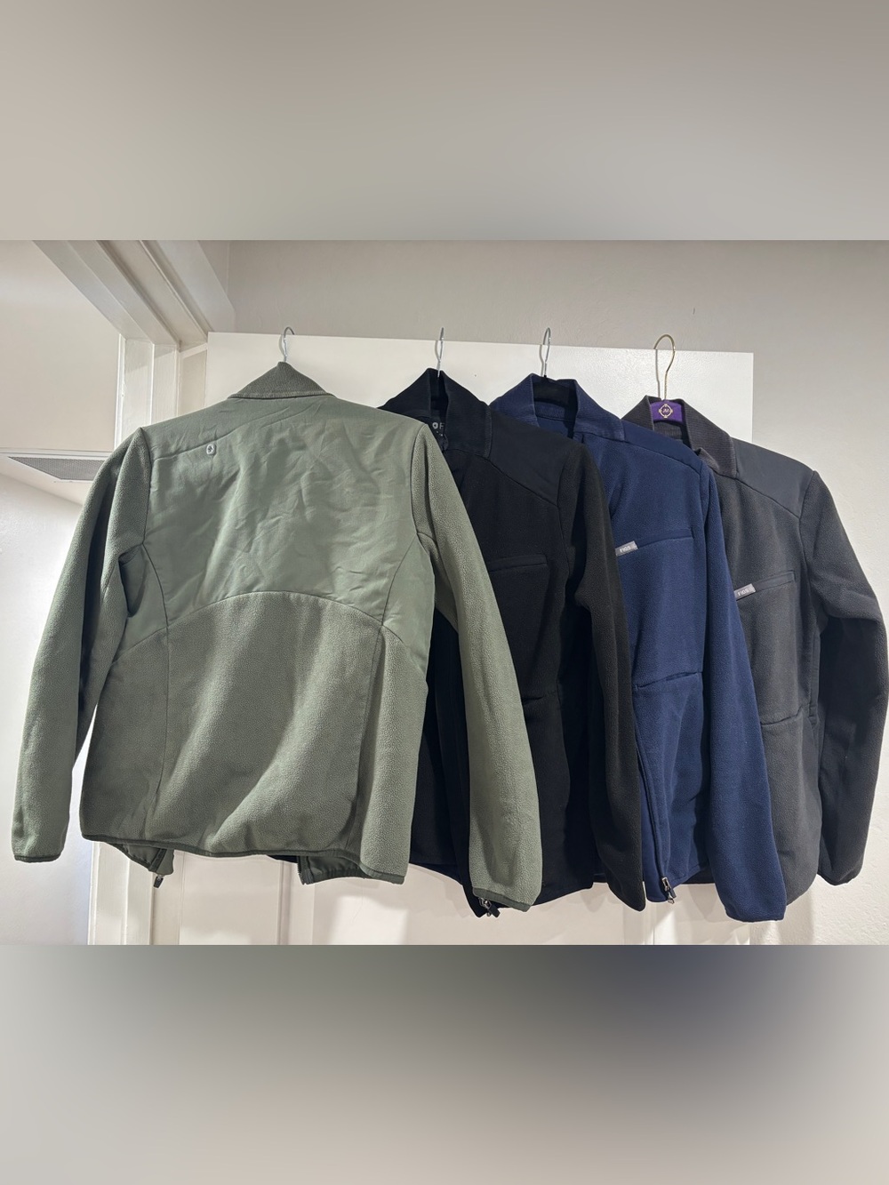 Figs Lightweight Fleece Jacket in Sage, Black, Navy, Charcoal lot - Picture 2 of 2